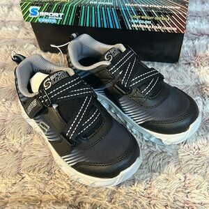 𝅺SSPORT by Skechers Lights Sneakers